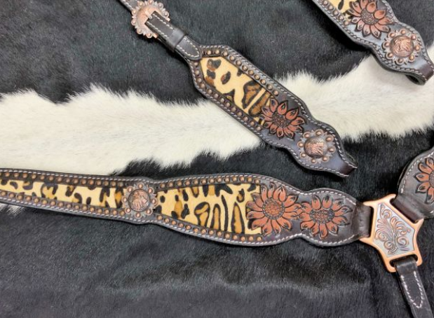 Showman Hair on Cheetah inlay One Ear headstall and breast collar set with barrel racer conchos